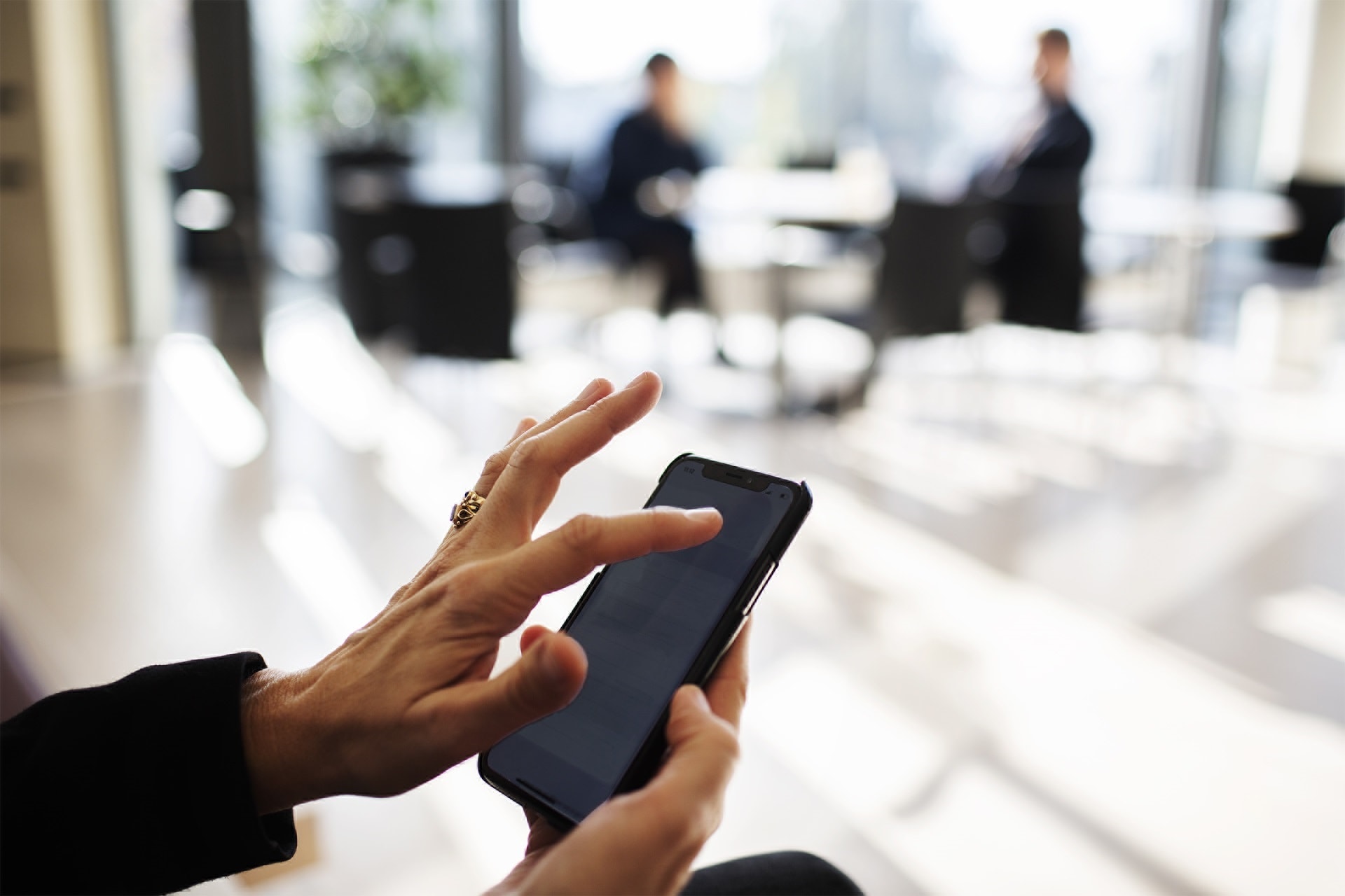 Fremmede efterretningstjenester forsøger at skade sammenhængskraften i vores samfund.